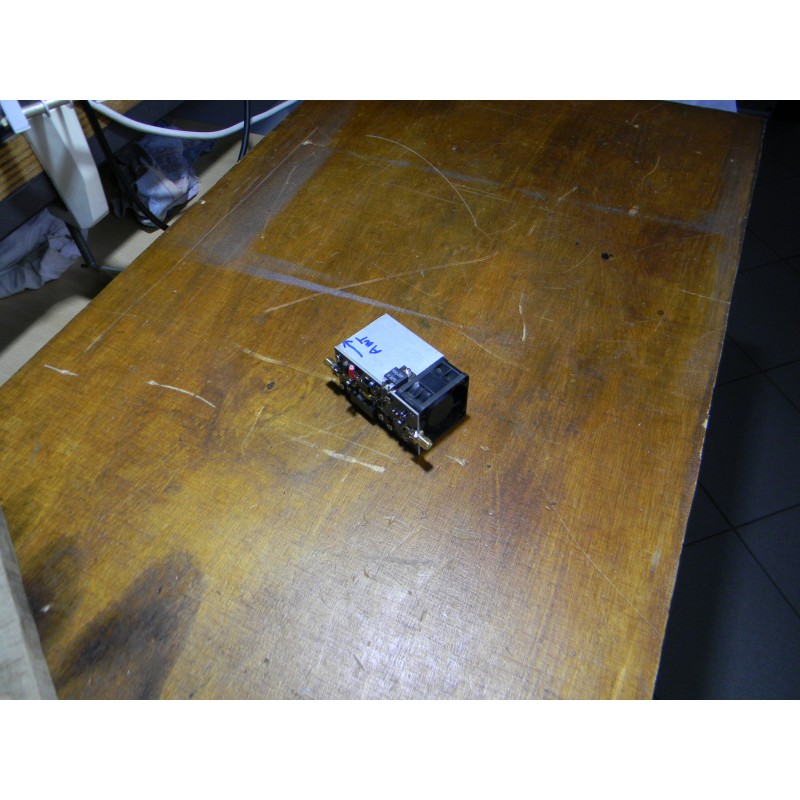 Ampli UHF DMR max 5 watt  con inp 200 mW 12 V bello funzionante uso digitale